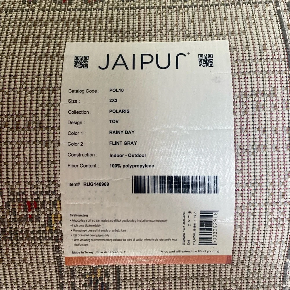 BRAND NEW RUG - Picture 3 of 3